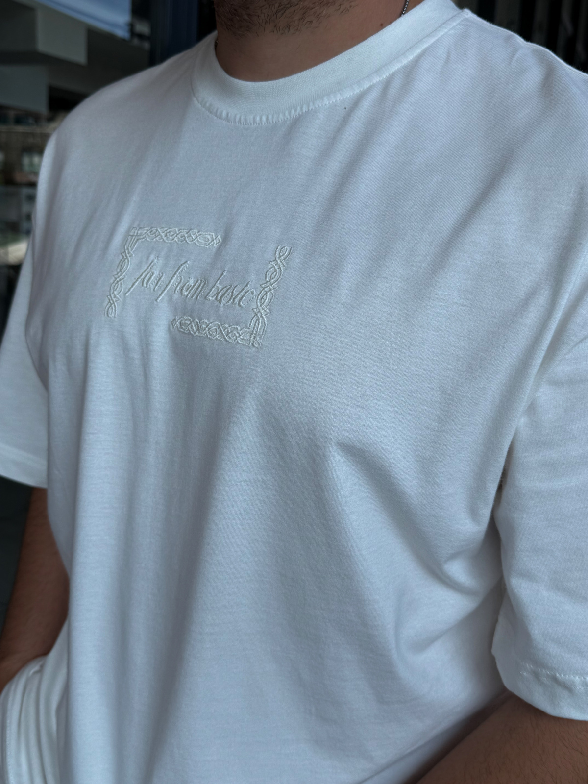 Beyaz Vintage Çiçek Patchli Oversize T-Shirt RES-1125