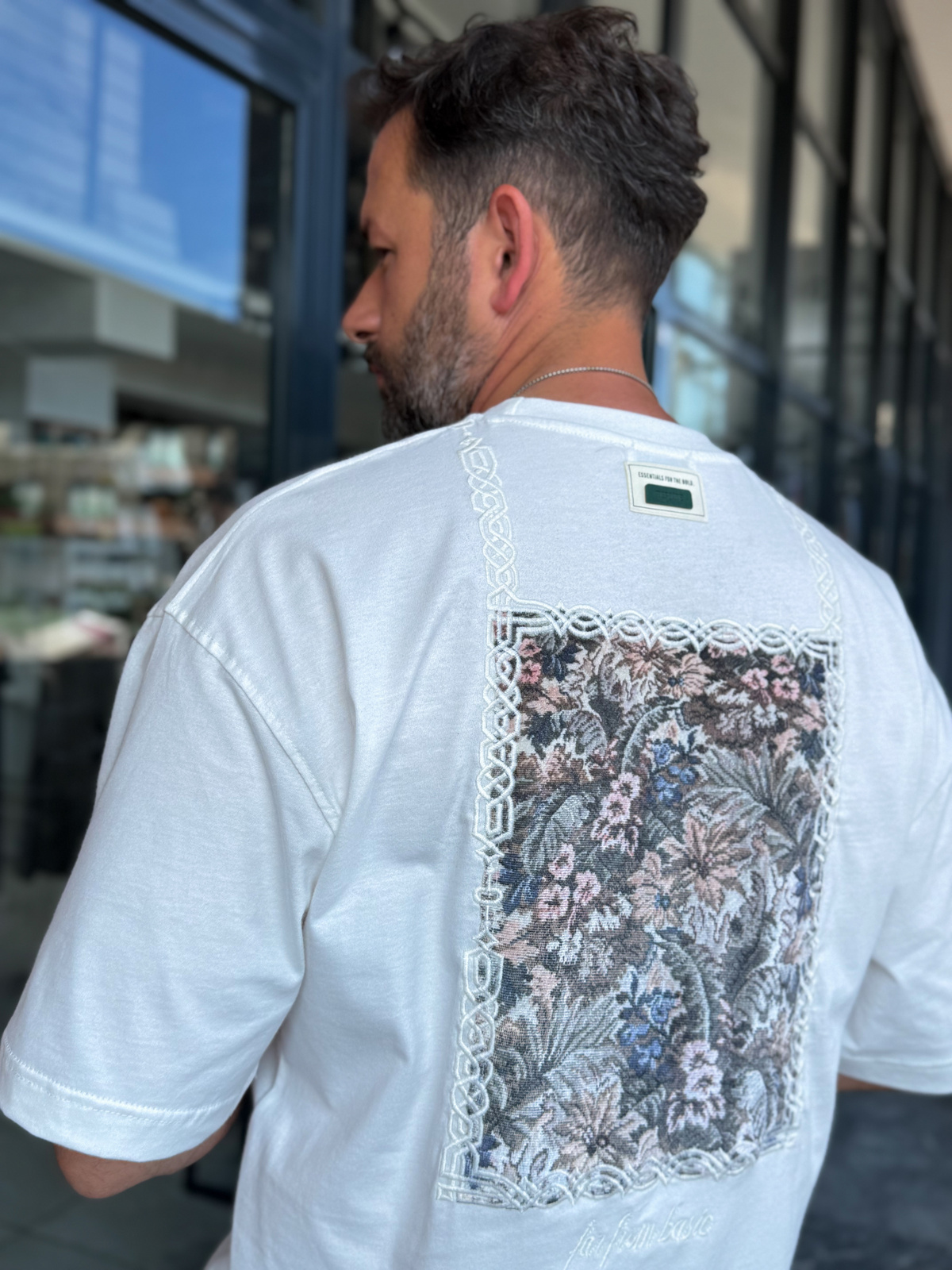Beyaz Vintage Çiçek Patchli Oversize T-Shirt RES-1125